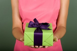 gift-wrapping3--green-box.s600x600