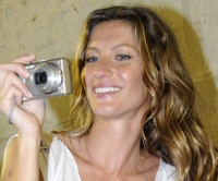 GiseleBundchenAttendingCarnivalCavalcadeGIJ-Heaid7Wl