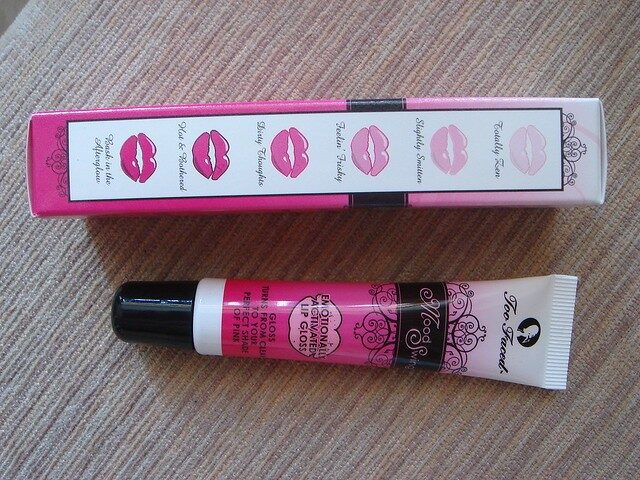 Sjaj za usne Mood Swing menja boju sa vašim uzbuđenjem