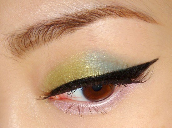 dior-garden-pastels-green-turquoise-eye-makeup