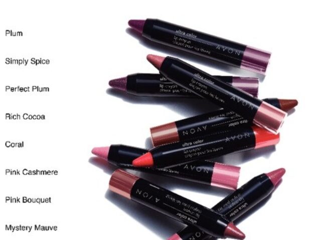 Avon predstavio Mega Effects maskaru i novu kolekciju dekorativne kozmetike