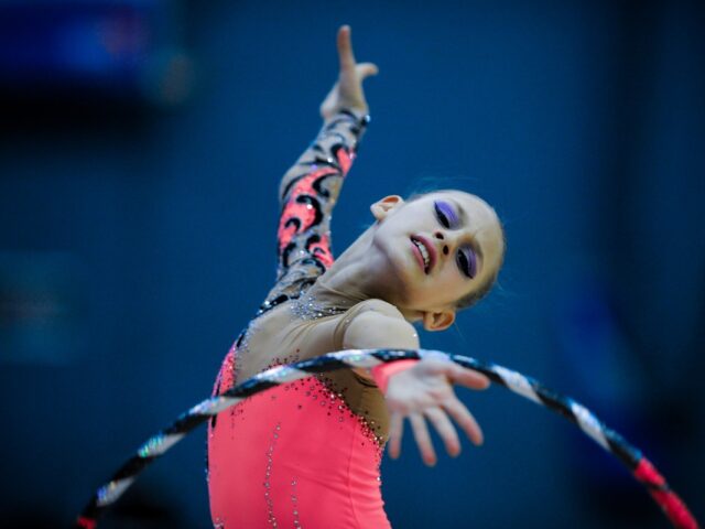 Ritmička gimnastika, sinhrono plivanje i šminka