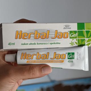 Herbal Jao gel nakon uboda komaraca i opekotina