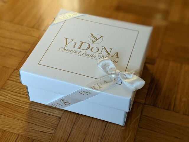 ViDoNa prirodna kozmetika poklanja set za suvu kožu povodom 8. marta :)