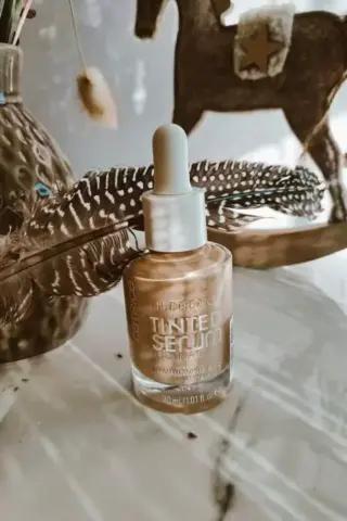 Catrice Nude Drop Tinted Serum foundation recenzija