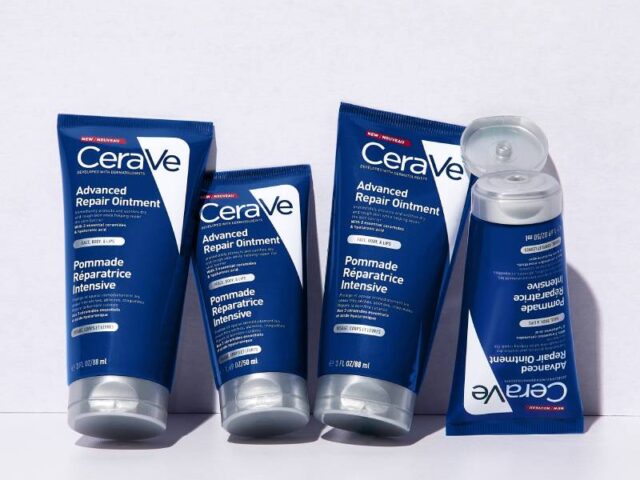 Jedno rešenje za različite probleme suve kože: Predstavljamo CeraVe obnavljajuću mast sa ceramidima i hijaluronom