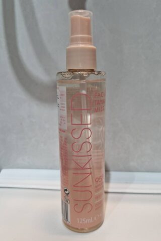 Sunkissed facial tanning mist – sprej za samopotamnjivanje lica, vrata i dekoltea